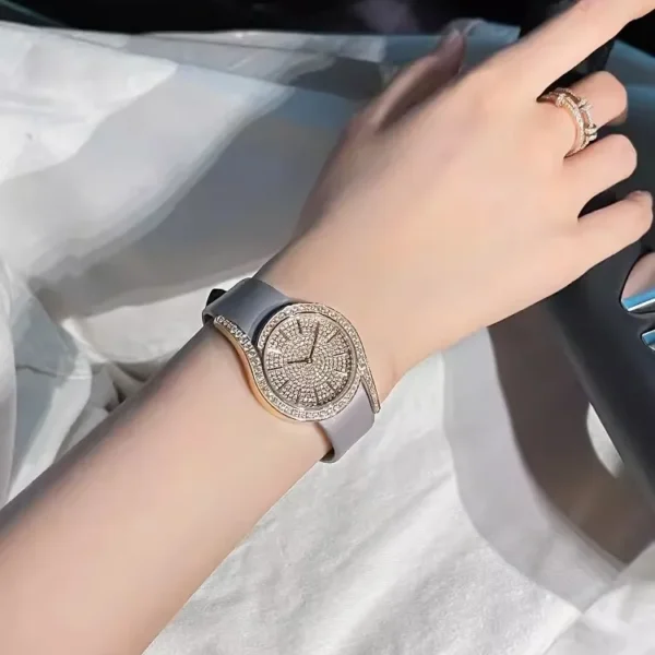 Office Ladies Elegant Leather Strap Needle Buckle Fashion Wristwatchs Design Luxury Diamonds Stainless Steel Women Quartz Watch 2